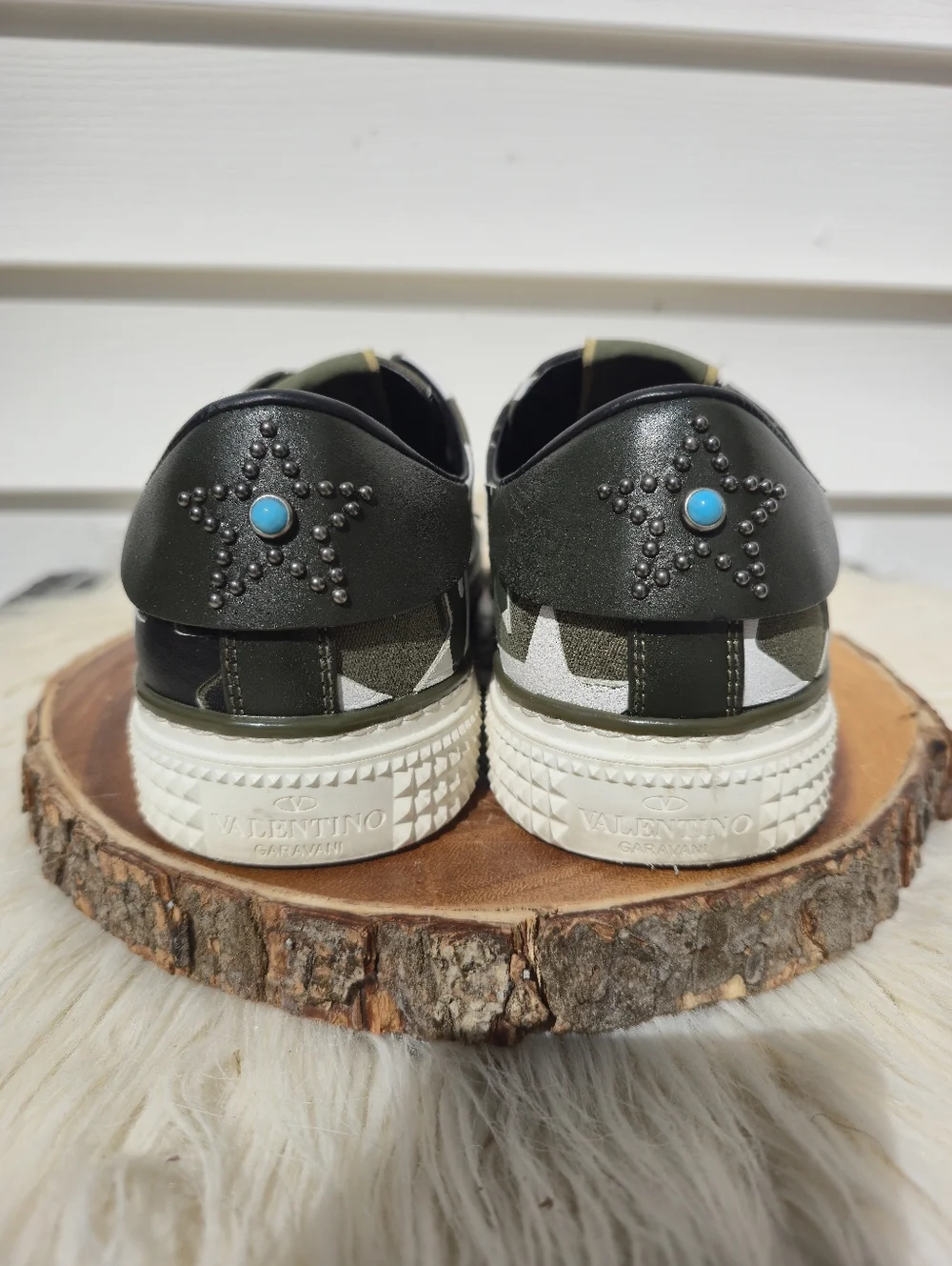 VALENTINO - Picture 3 of 7